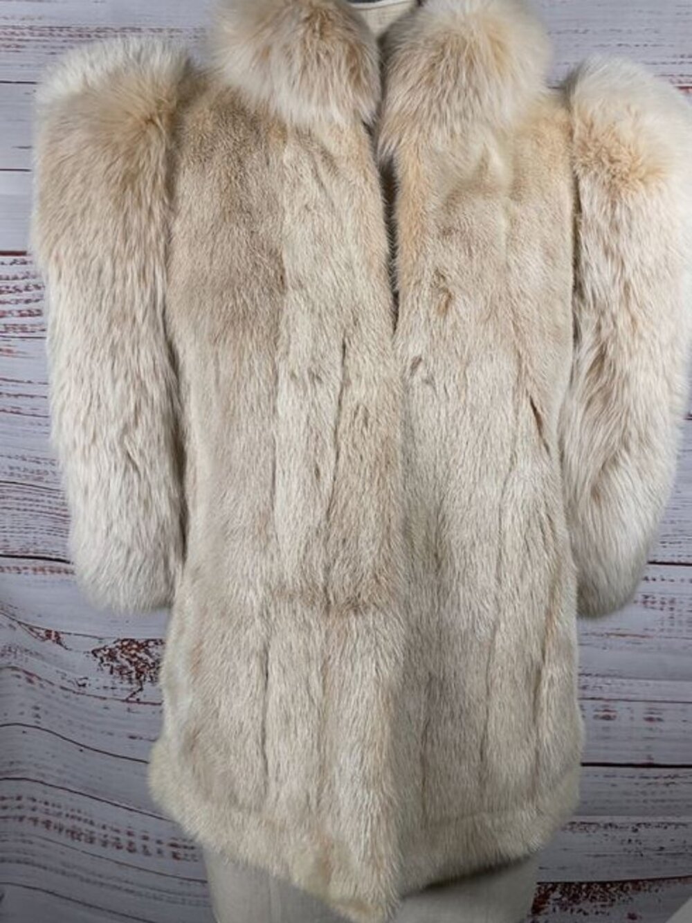 Vintage~Creamy Beige Fluffy Fox Fur Vest~M/L